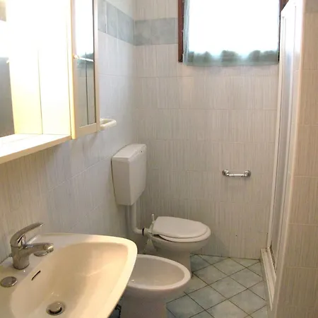 In 25073 Apartment *